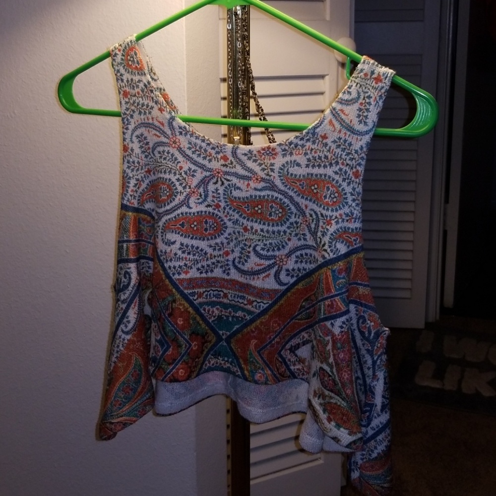 Flowy Crop Top - Picture 3 of 4